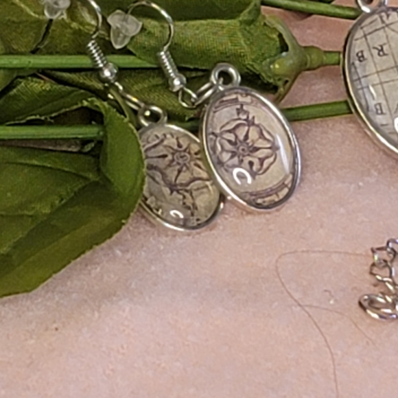 Song of Flowers Bracelet & Earring Set - Picture 14 of 16